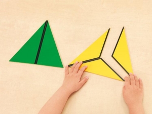 ▲三角形2 枚でも3 枚でも同じ形の三角形ができることを実際に手を動かし、視覚で理解します。