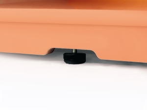 2か所のストッパー（兼アジャスター）を解除することで、簡単に移動ができます。