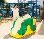 はらぺこあおむしのすべり台　　
