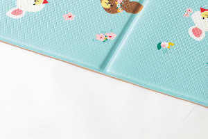 折り目付きできれいにたためます。