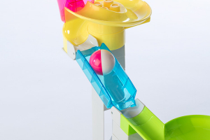 回転しながらゆっくり落ちる？!　シュルシュルレール