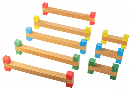 ロングは、長い平均台・大きなトンネルが作れます。　ショートは、乳児がまたぐ連続遊びの土台になります。