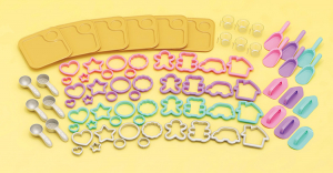 トレーはくぼみがあり、カップも乗せられます♪