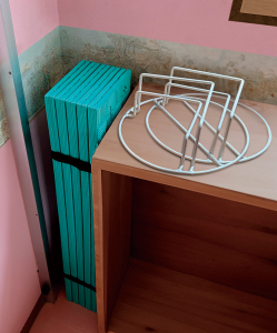 折りたたむとコンパクトになります。