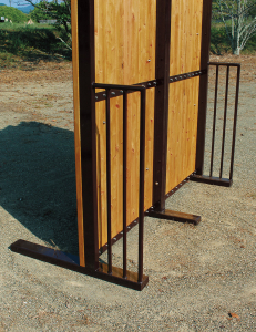 ▲安全対策として、横からの進入を防ぐ柵もオーダーできます。