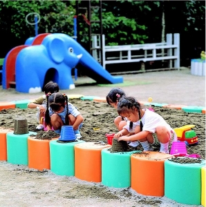 ▲砂遊びテーブルとして